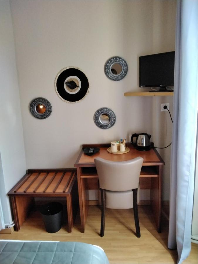 Hotel Restaurant La Traverse Cénac-et-Saint-Julien エクステリア 写真