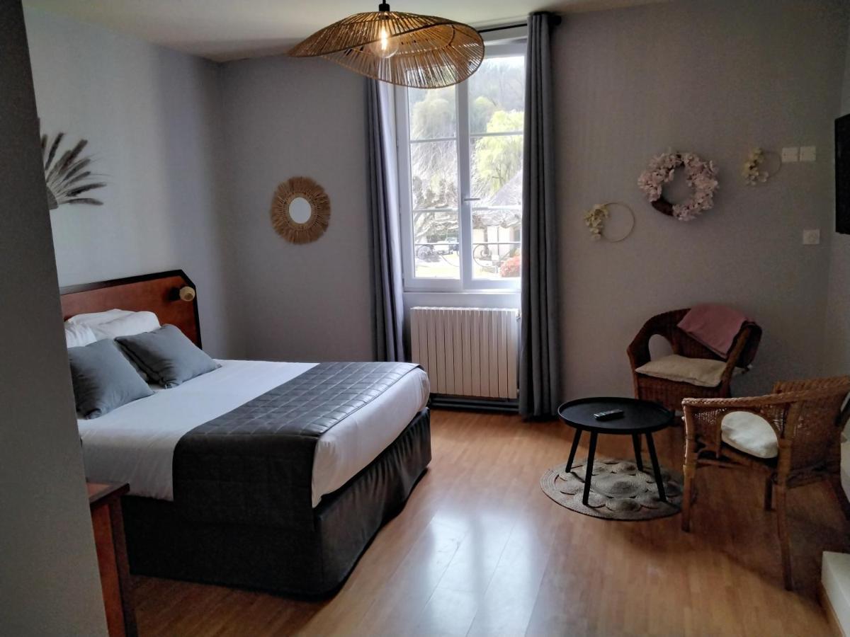 Hotel Restaurant La Traverse Cénac-et-Saint-Julien エクステリア 写真