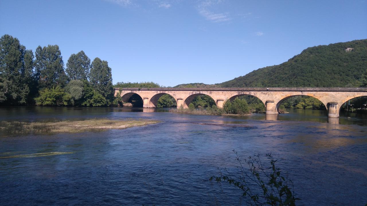 Hotel Restaurant La Traverse Cénac-et-Saint-Julien エクステリア 写真